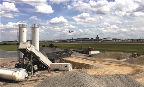 SBM_EUROMIX 4000 SM 184 L_Flughafen Prag, Tschechien
